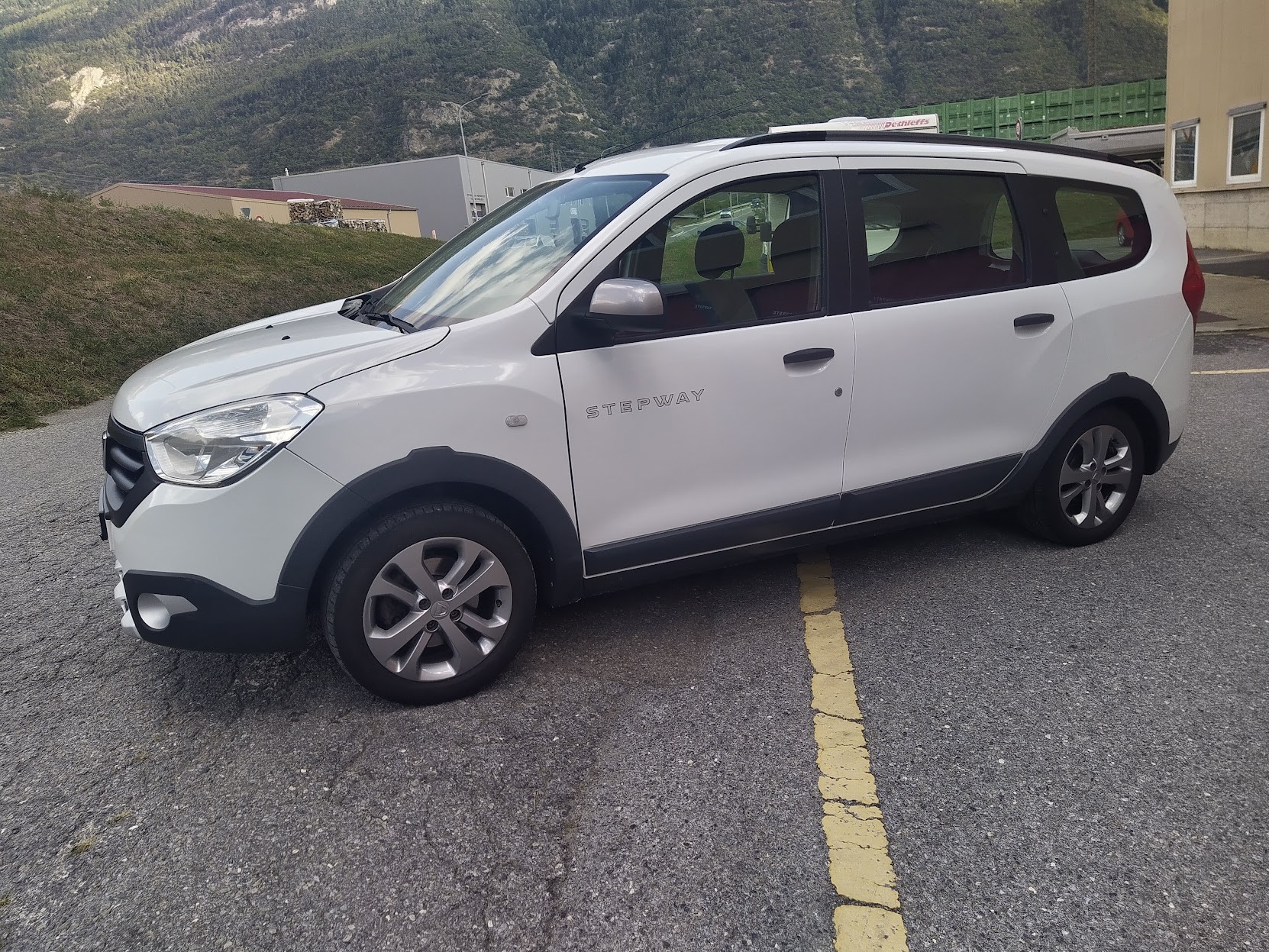 DACIA 1.2 TCe Stepw. Unlimit. S/S 7P-image-1