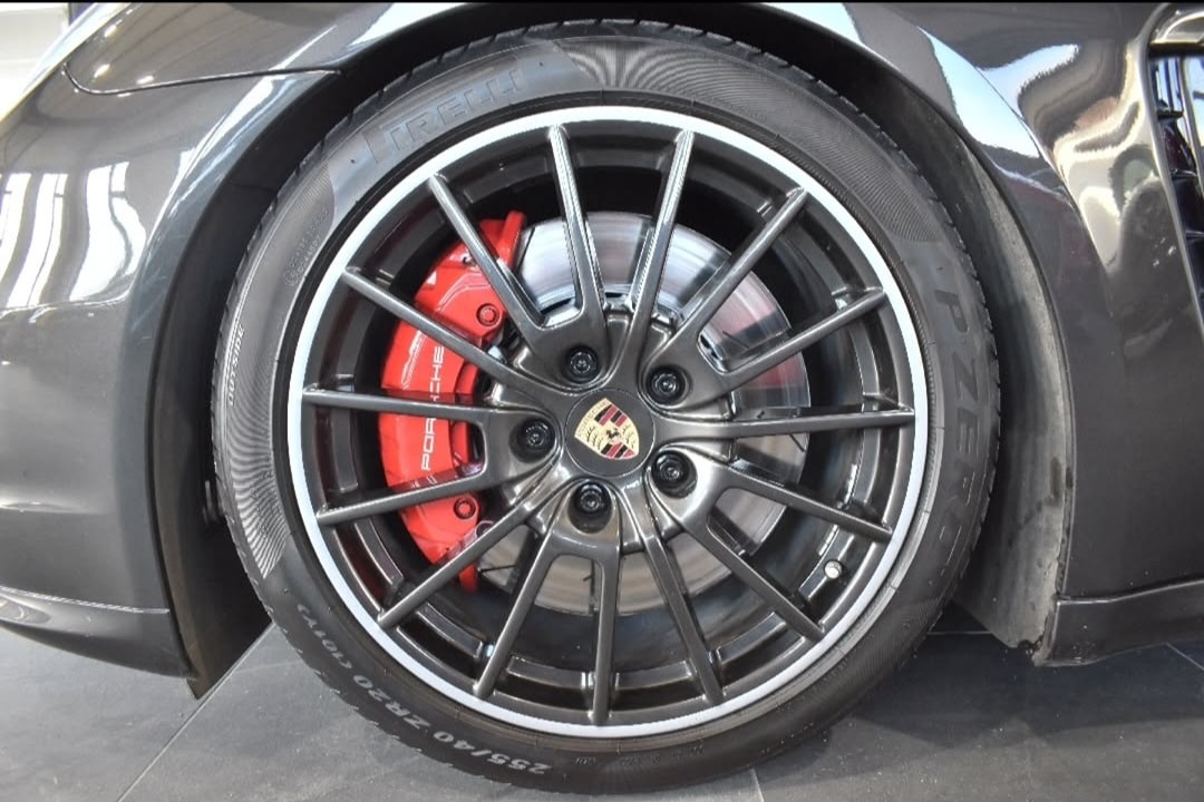 PORSCHE Panamera GTS 4.8 PDK-image-3