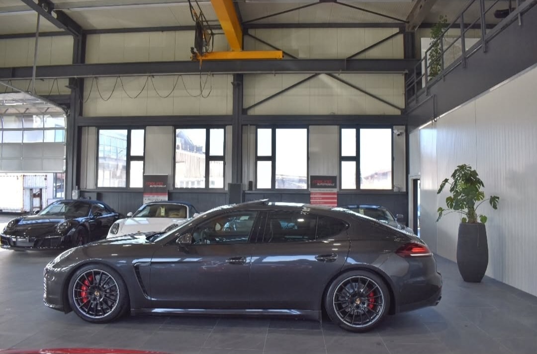 PORSCHE Panamera GTS 4.8 PDK-image-2