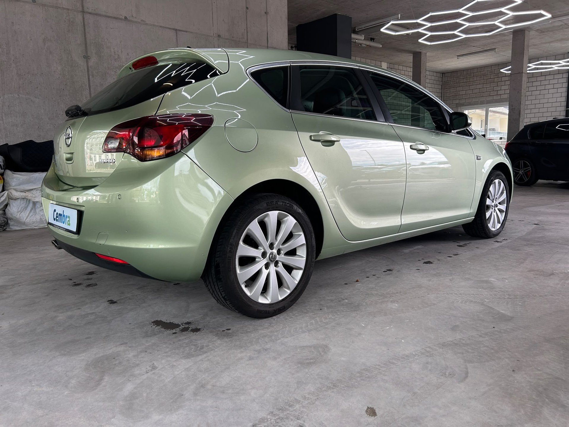 OPEL Astra 1.4i 16V Turbo Cosmo-image-4
