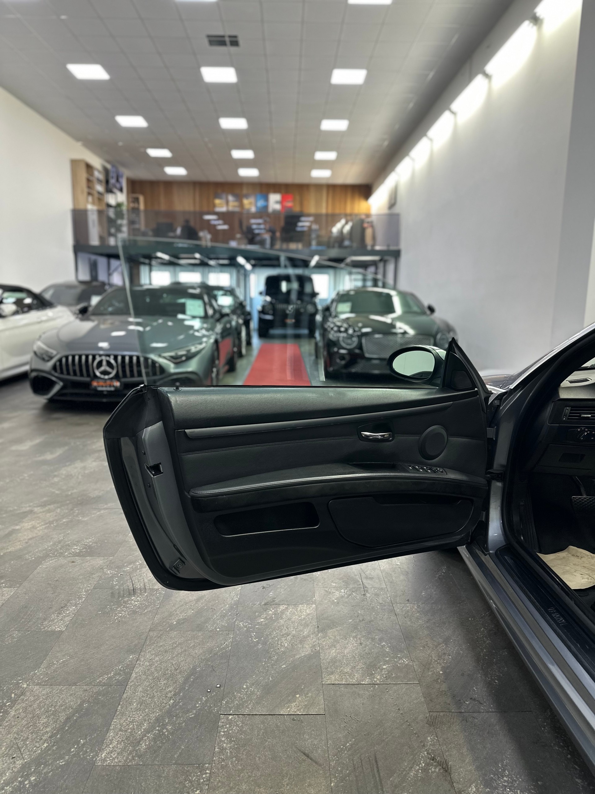 BMW 330i Cabriolet Steptronic-image-15