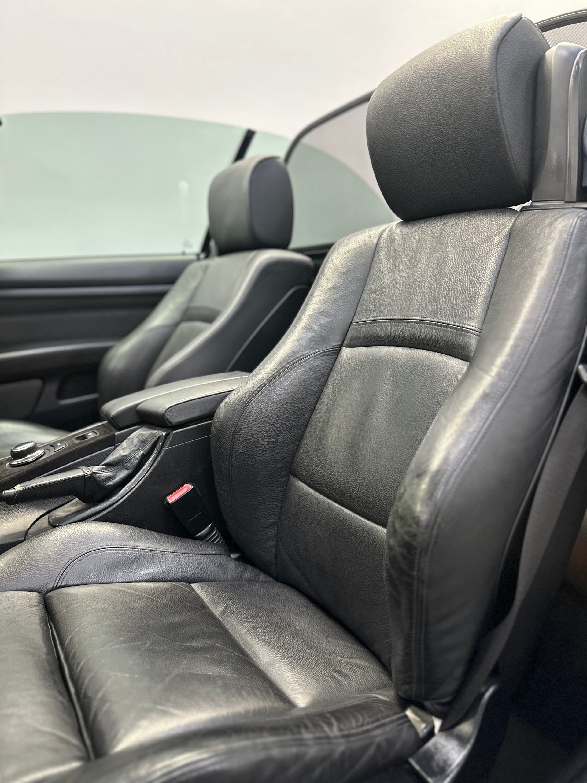 BMW 330i Cabriolet Steptronic-image-11
