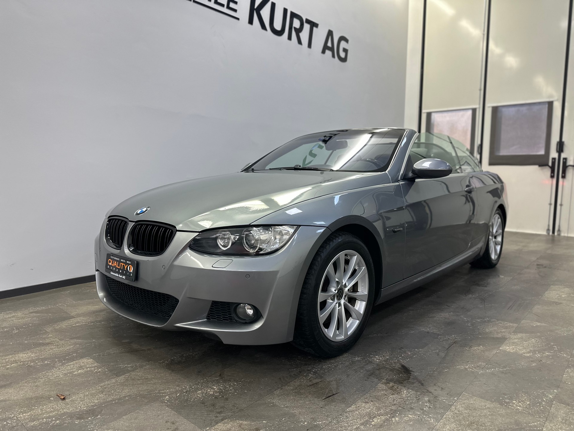BMW 330i Cabriolet Steptronic-image-5