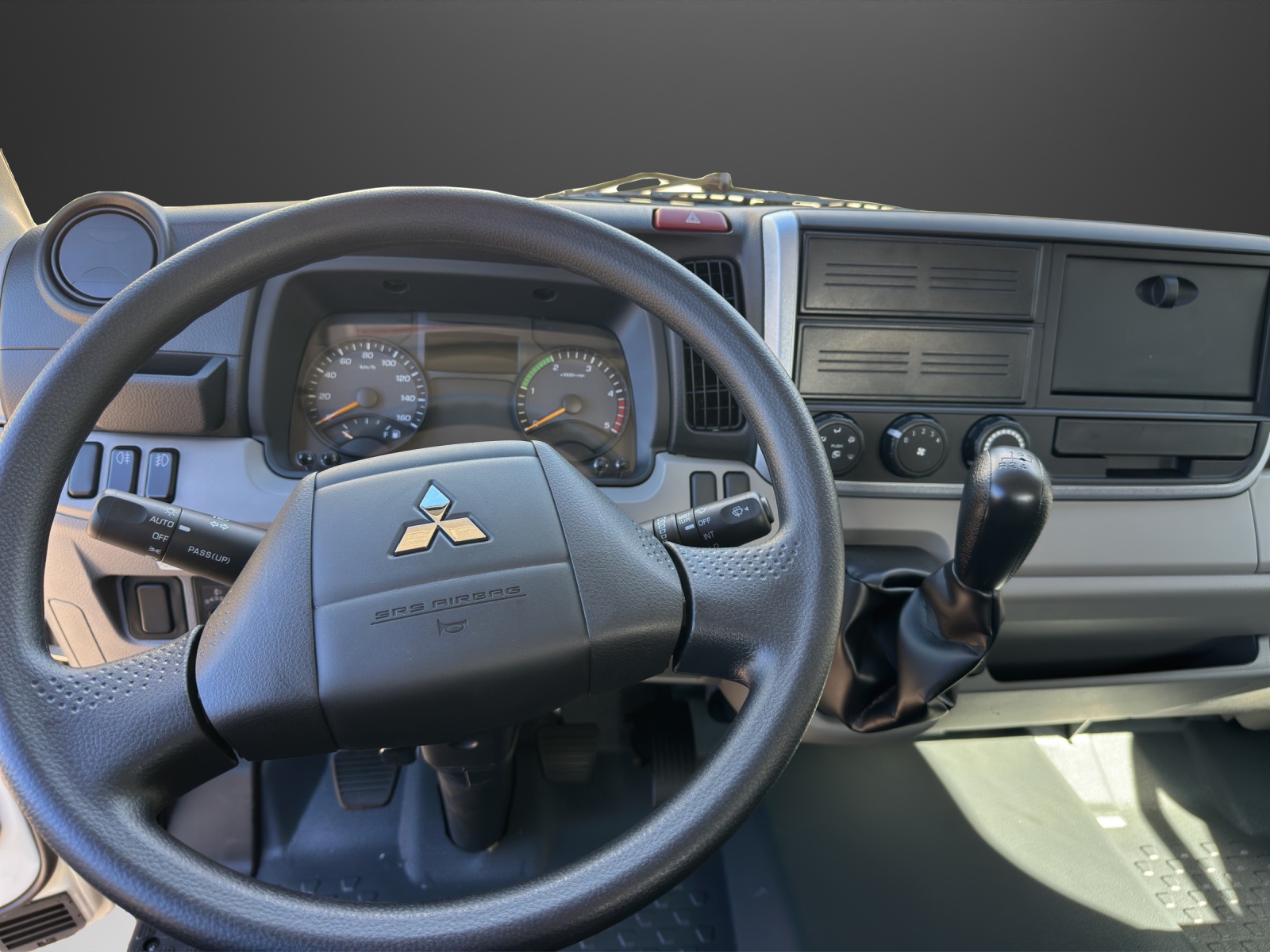 MITSUBISHI FUSO Canter 3C15-image-7