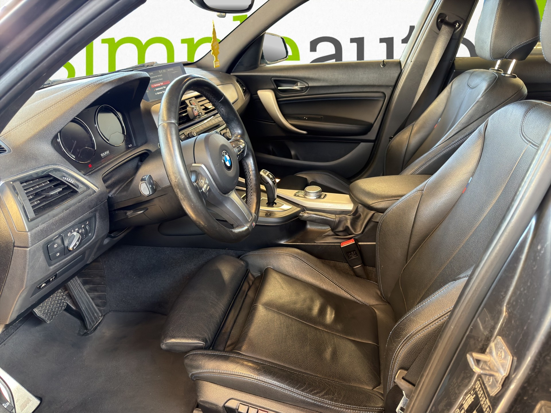 BMW 120d xDrive Steptronic M Sport-image-6