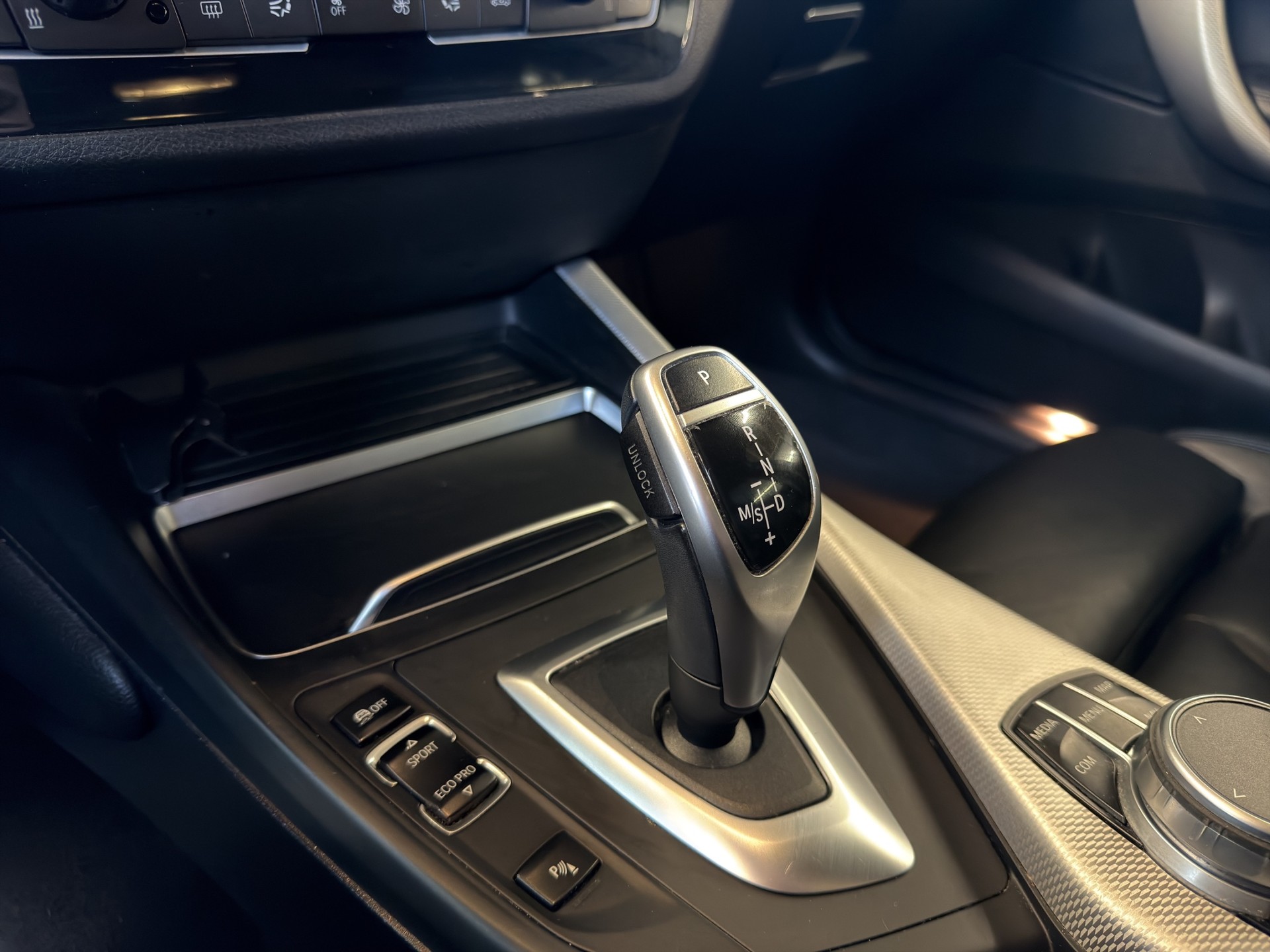 BMW 120d xDrive Steptronic M Sport-image-14