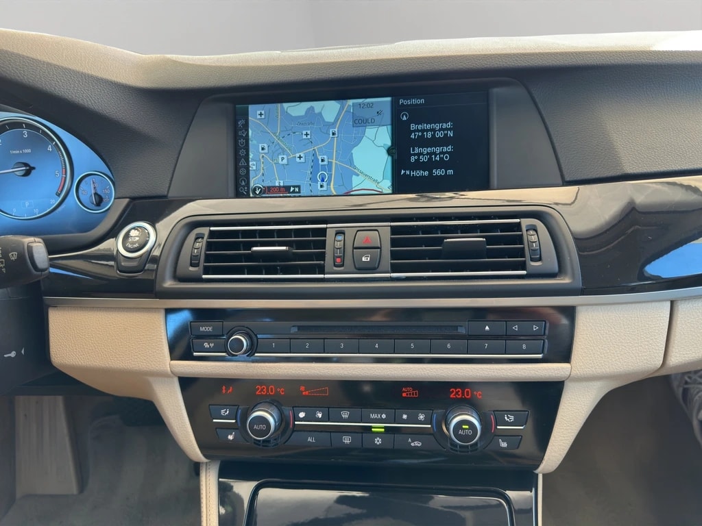 BMW 525d Touring Steptronic-image-12