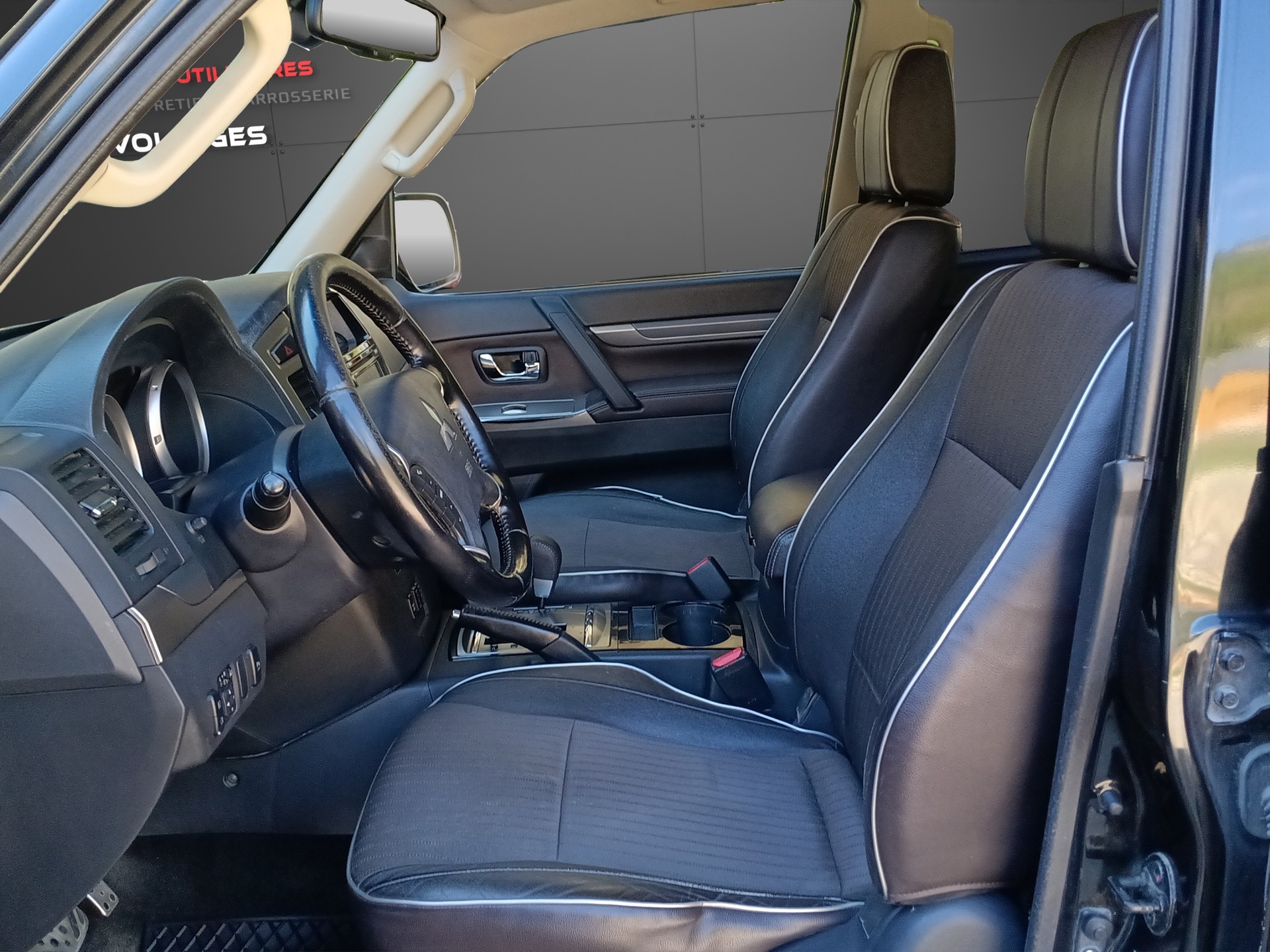 MITSUBISHI Pajero 3.2 DI-D *** 7 places***-image-15