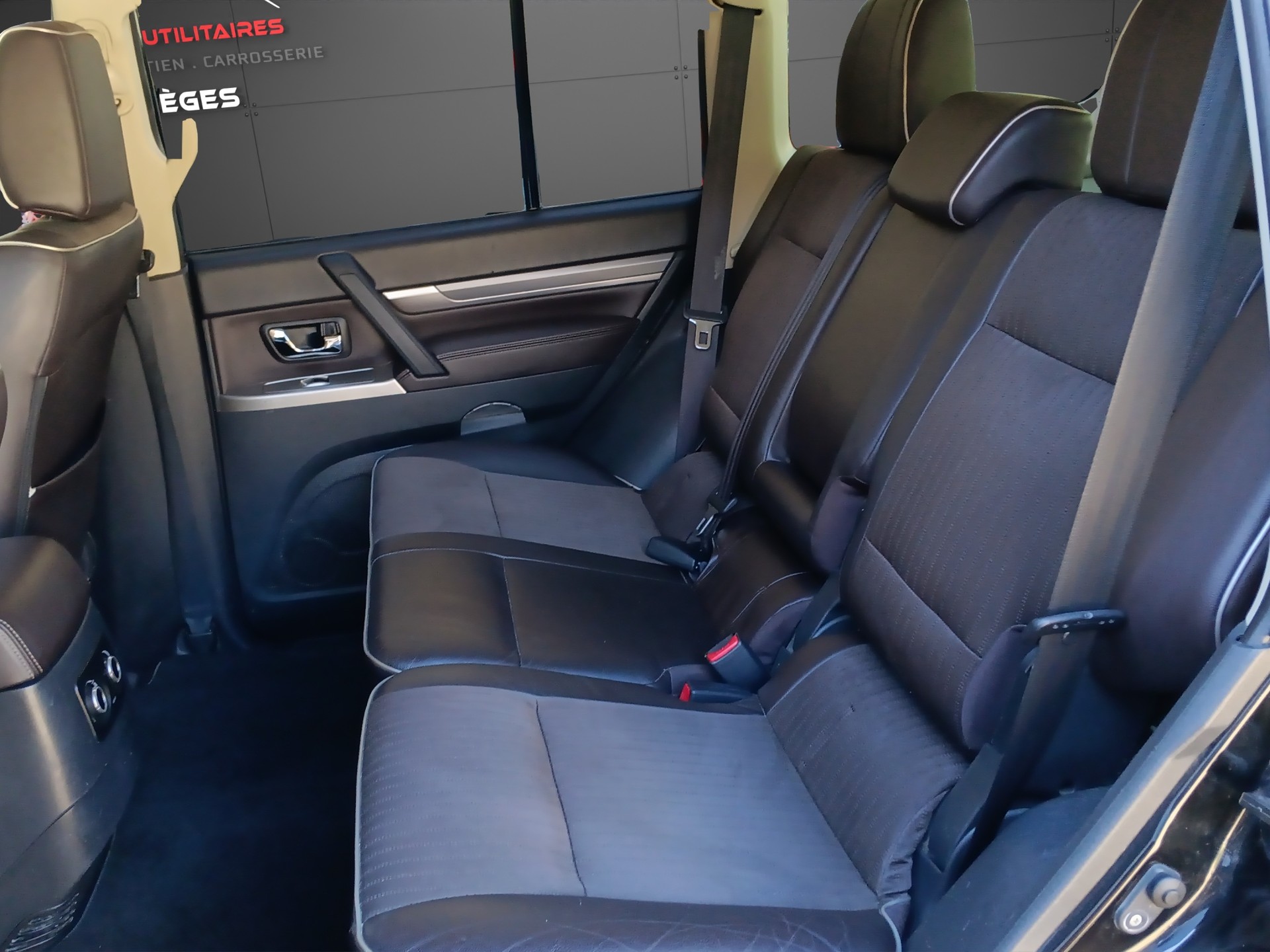 MITSUBISHI Pajero 3.2 DI-D *** 7 places***-image-18