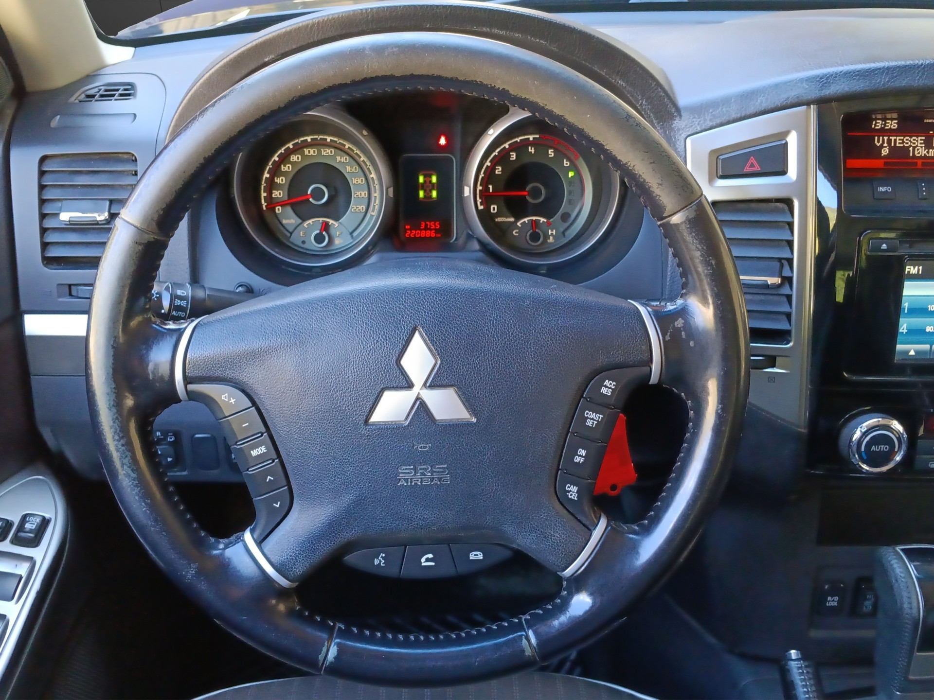 MITSUBISHI Pajero 3.2 DI-D *** 7 places***-image-16
