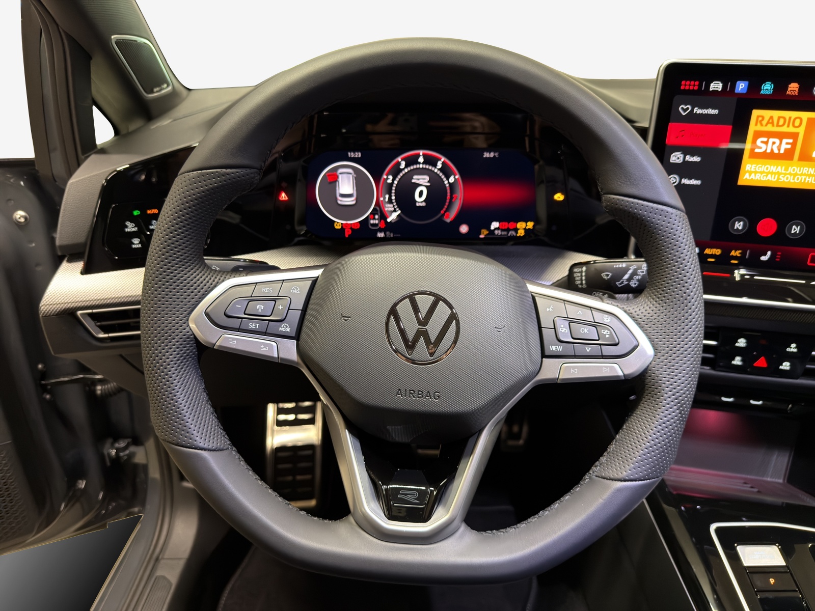 VW Golf Variant R-Line 1.5eTSI 150PS-image-9