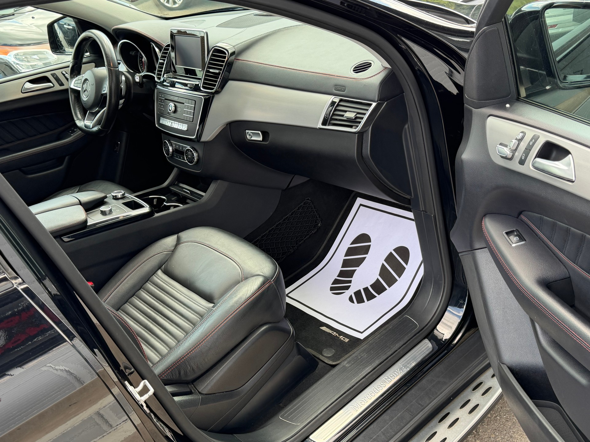 MERCEDES-BENZ GLE Coupé 350 d 4Matic 9G-Tronic AMG-Line-image-8