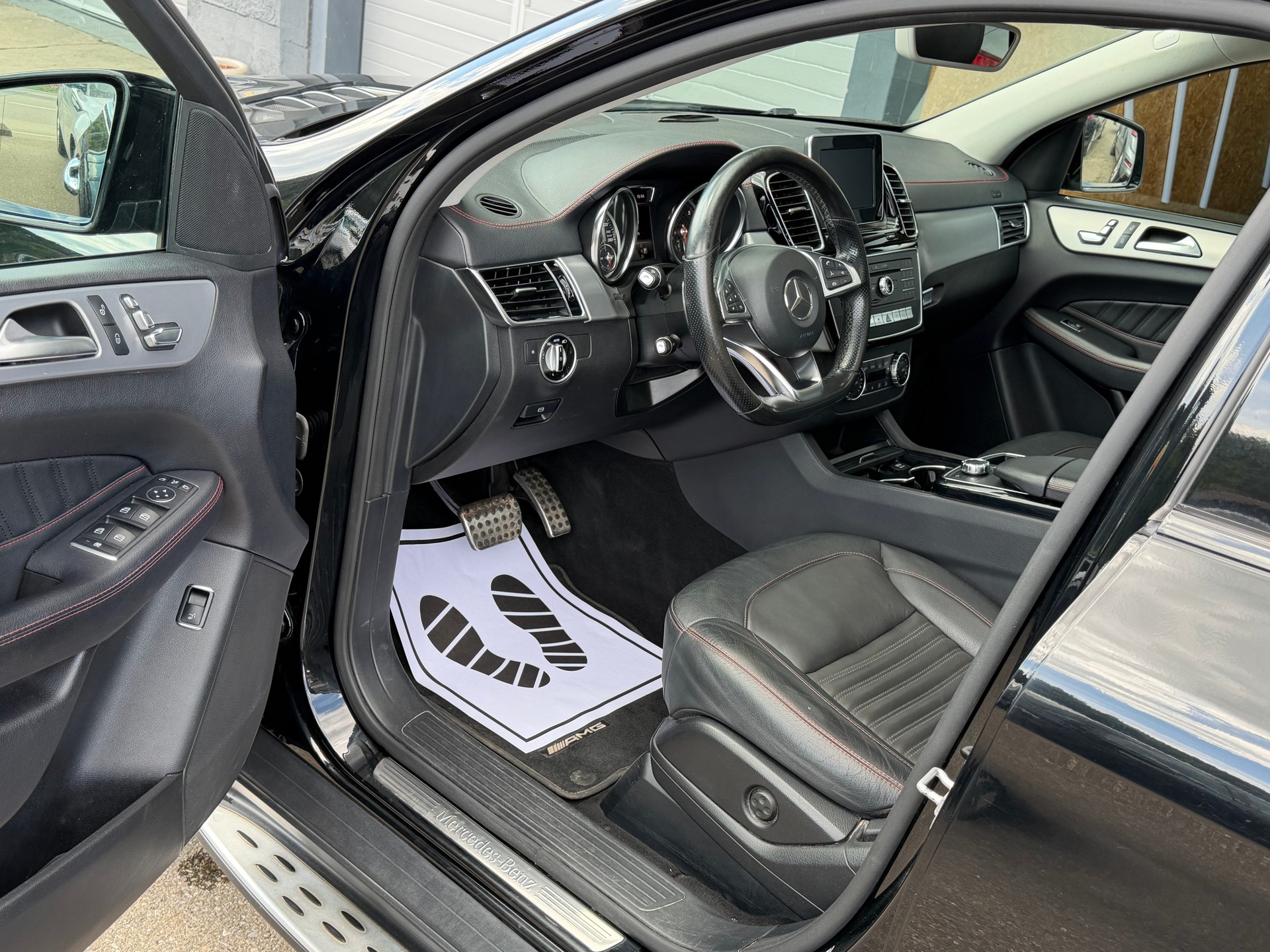 MERCEDES-BENZ GLE Coupé 350 d 4Matic 9G-Tronic AMG-Line-image-6