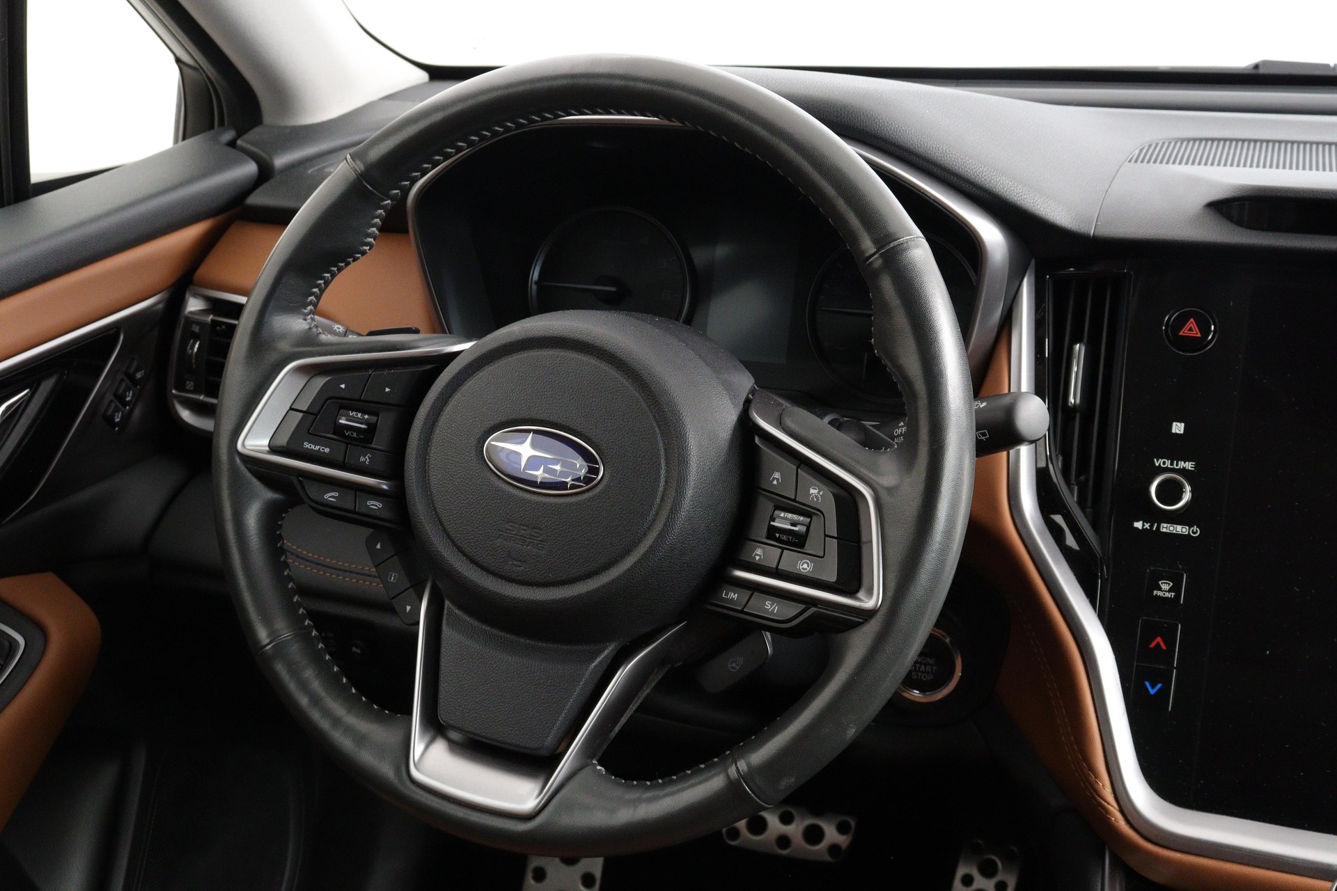 SUBARU Outback 2.5i Luxury-image-4