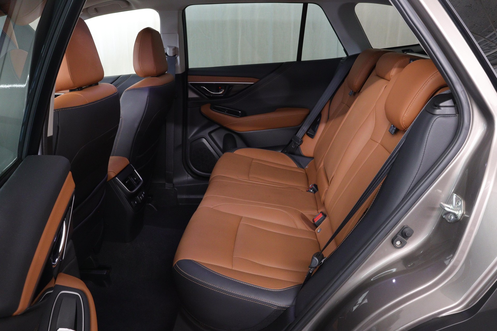 SUBARU Outback 2.5i Luxury-image-7