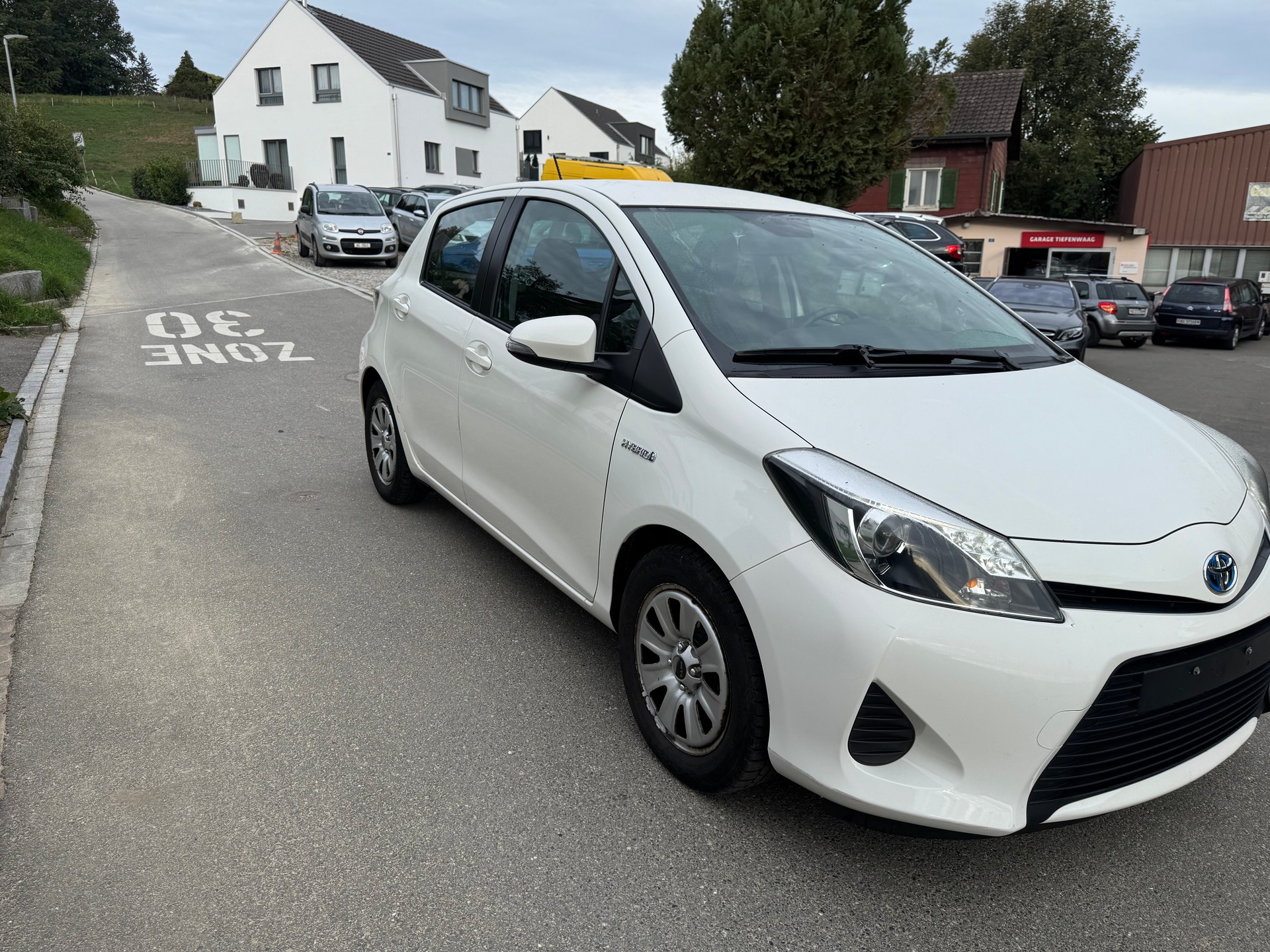TOYOTA Yaris 1.5 VVT-i Hybrid Luna CVT-image-2