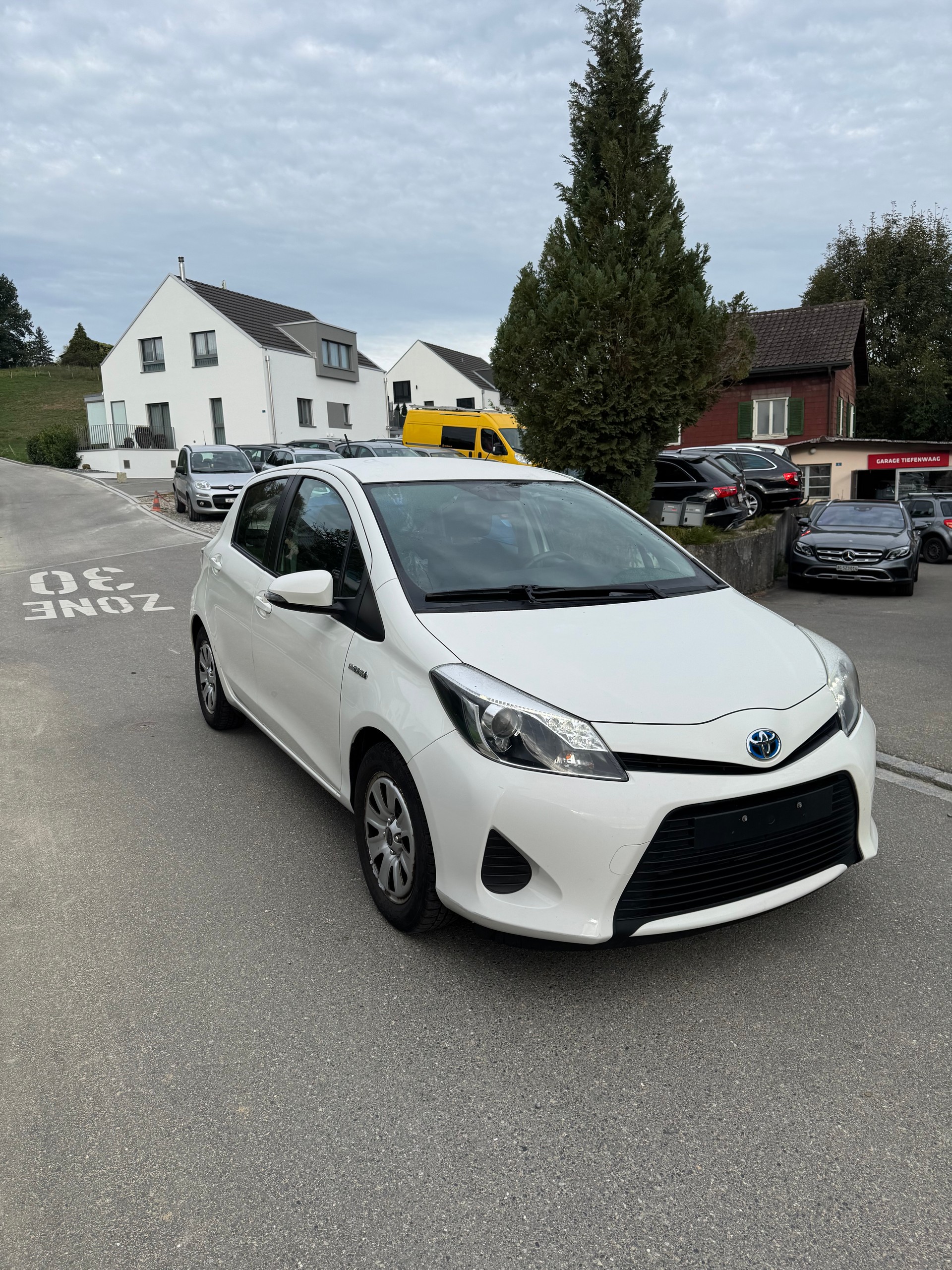 TOYOTA Yaris 1.5 VVT-i Hybrid Luna CVT-image-1