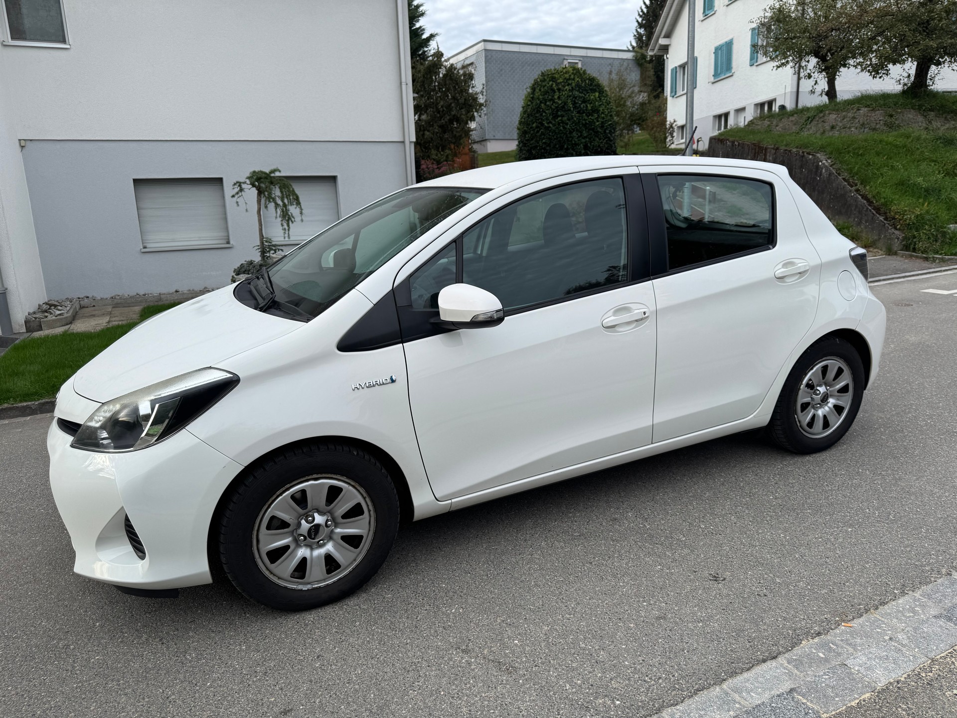 TOYOTA Yaris 1.5 VVT-i Hybrid Luna CVT-image-5