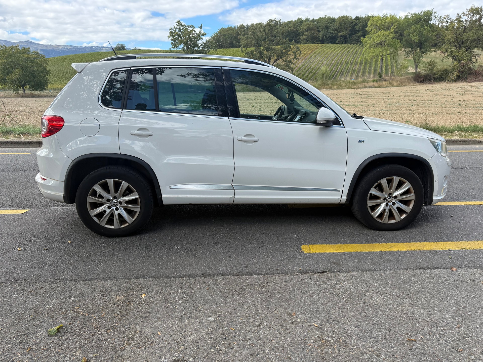 VW Tiguan 2.0 TSI R Line Sport&Style Tiptronic-image-4