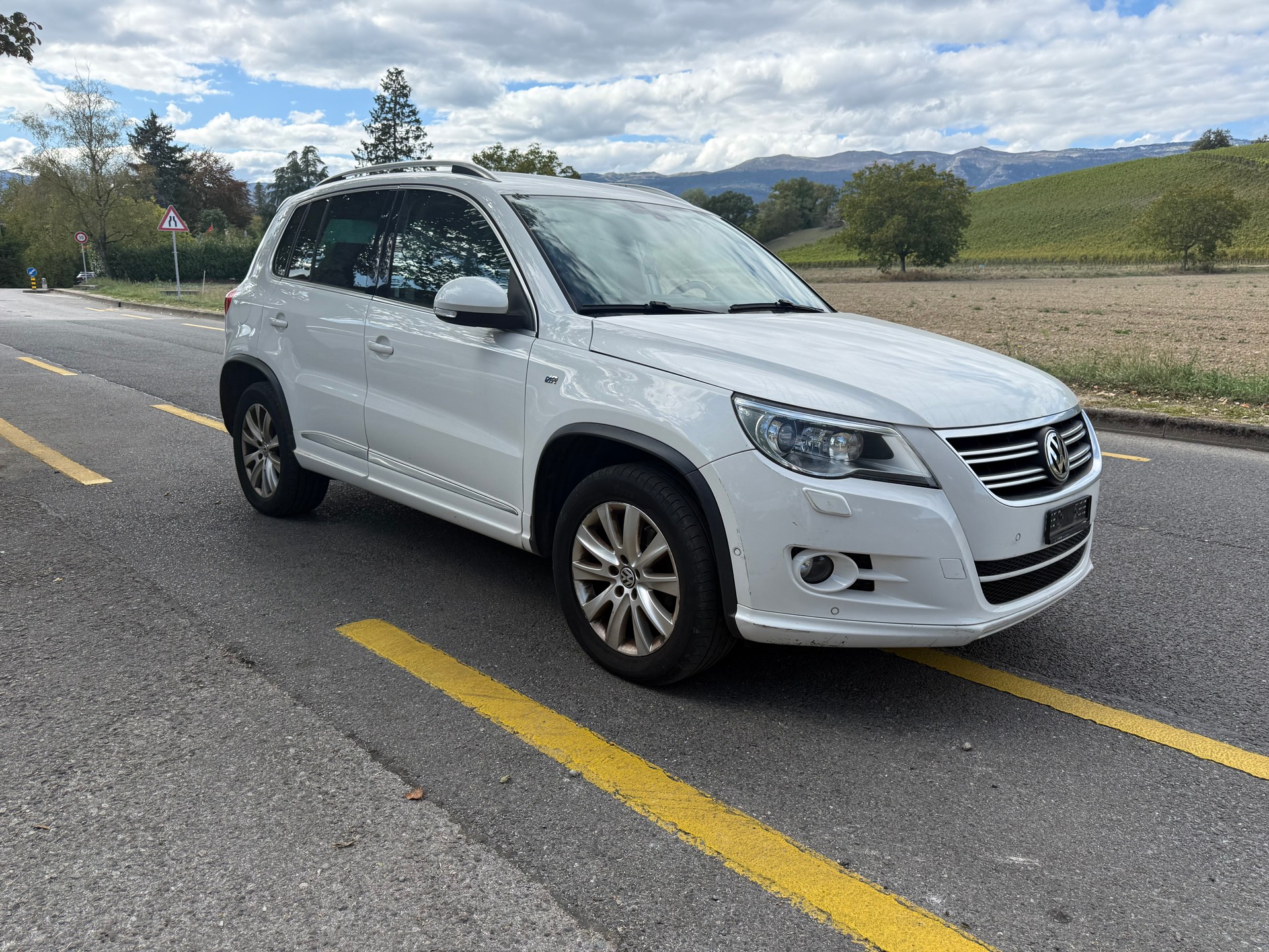 VW Tiguan 2.0 TSI R Line Sport&Style Tiptronic-image-1