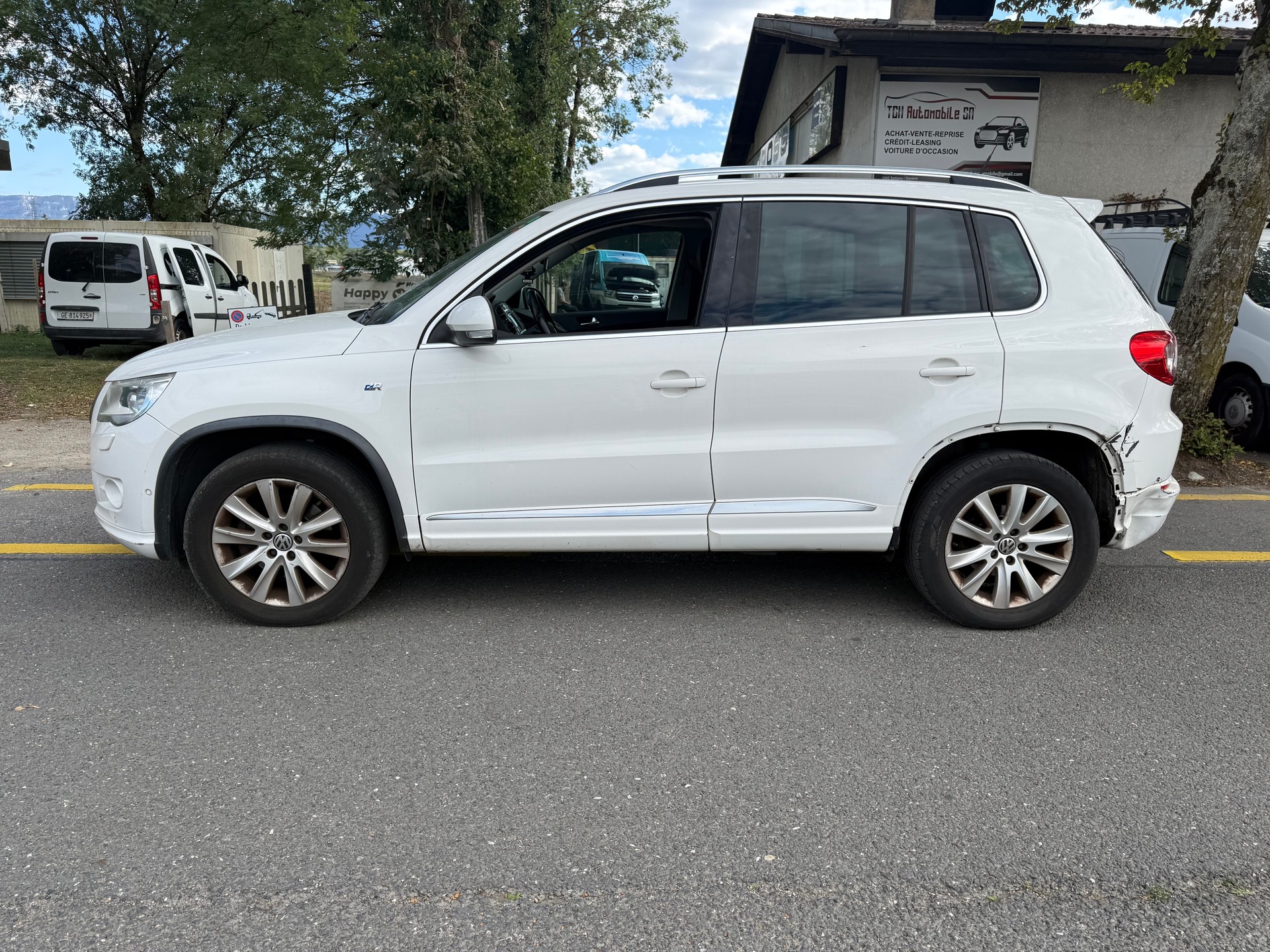 VW Tiguan 2.0 TSI R Line Sport&Style Tiptronic-image-5