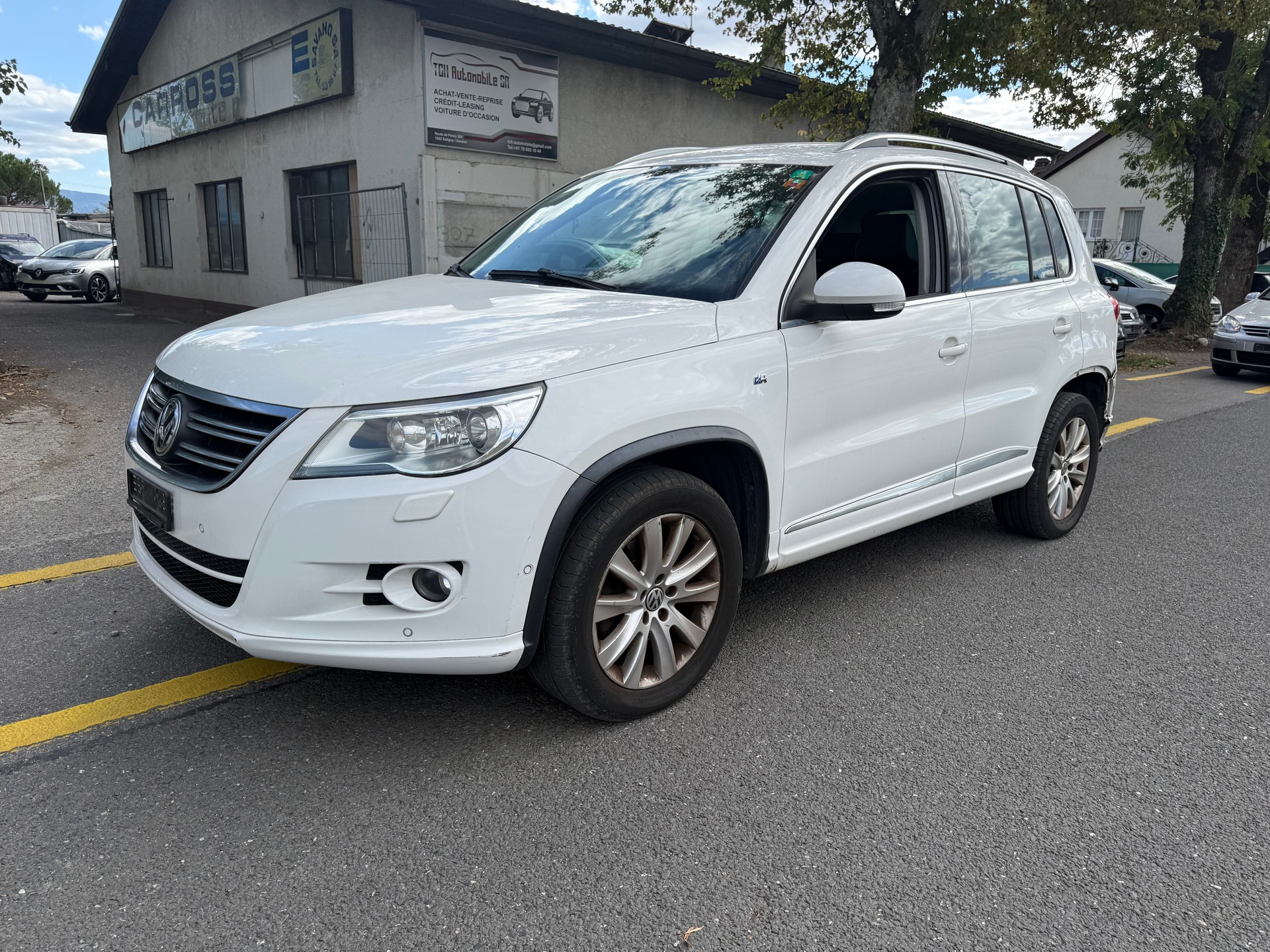 VW Tiguan 2.0 TSI R Line Sport&Style Tiptronic-image-0