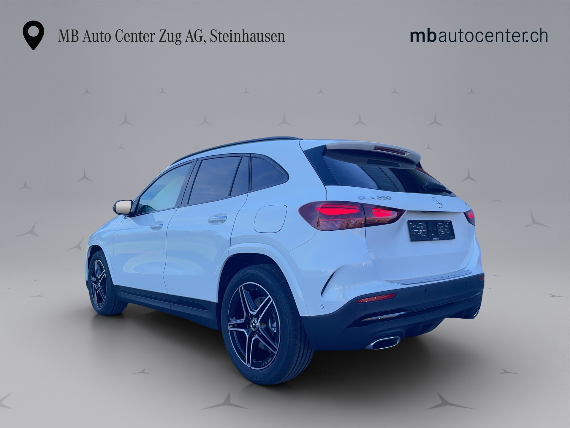 MERCEDES-BENZ GLA-Klasse H247 GLA 250 Swiss Star AMG Line 4matic-image-3