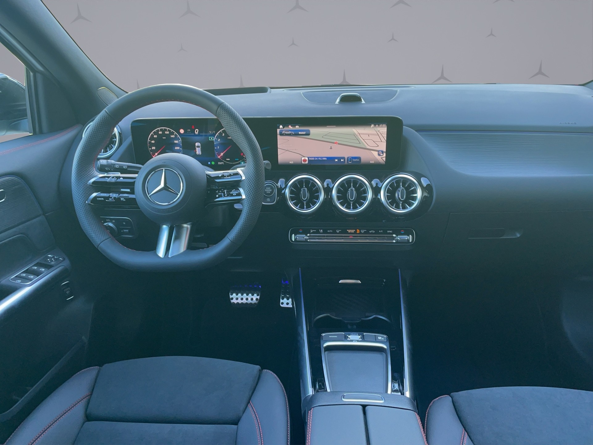 MERCEDES-BENZ GLA-Klasse H247 GLA 250 Swiss Star AMG Line 4matic-image-13