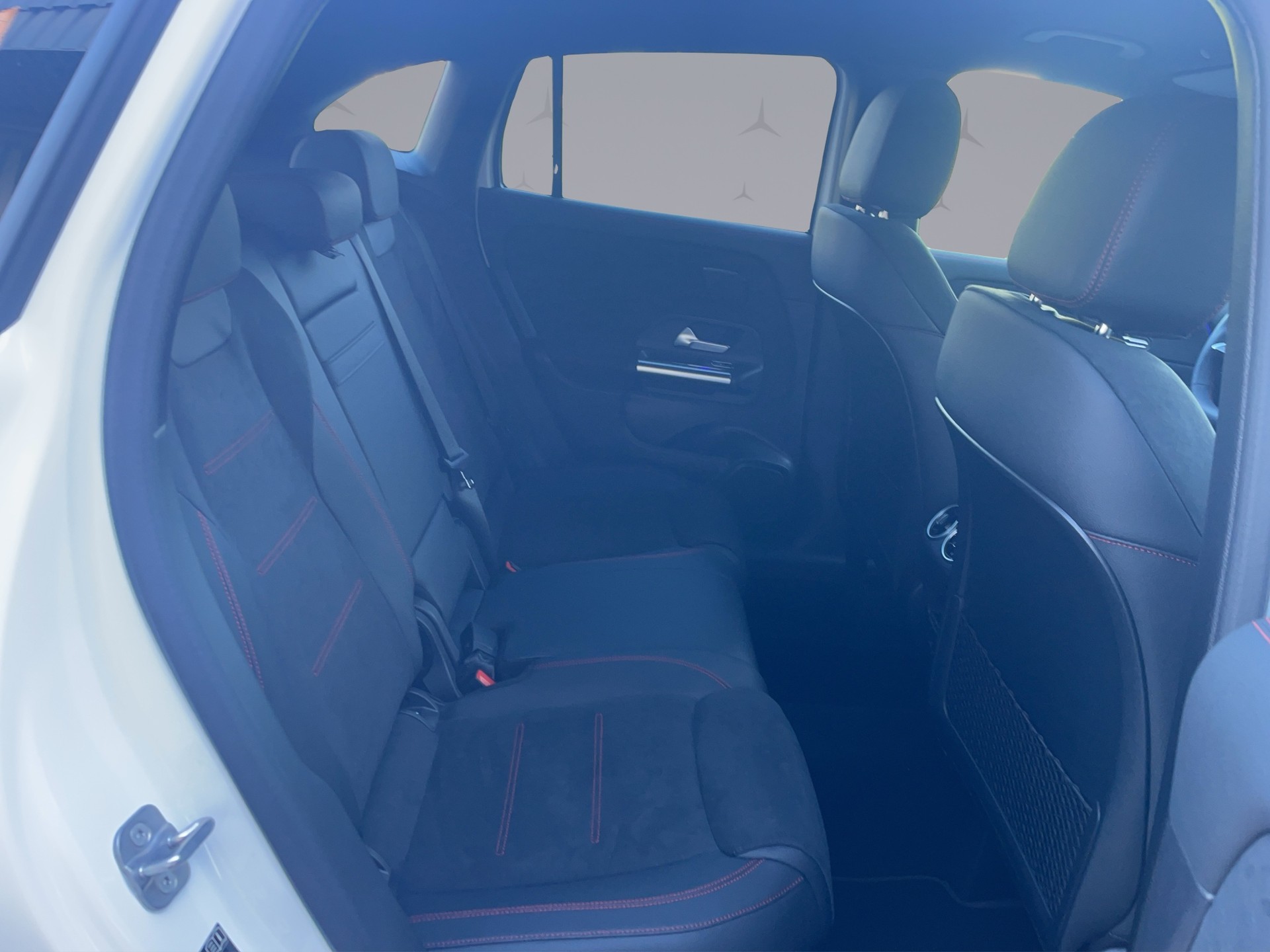 MERCEDES-BENZ GLA-Klasse H247 GLA 250 Swiss Star AMG Line 4matic-image-17