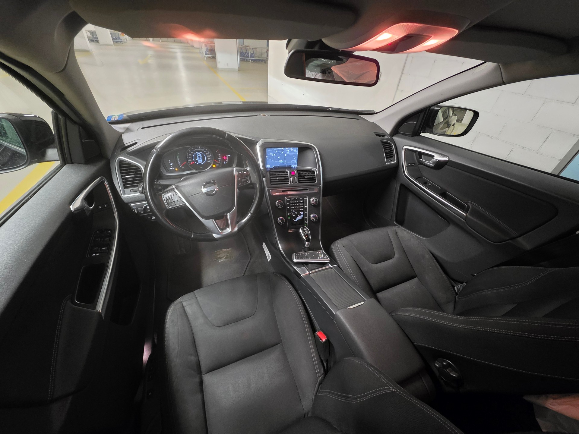 VOLVO XC60 D4 AWD Kinetic Geartronic-image-8