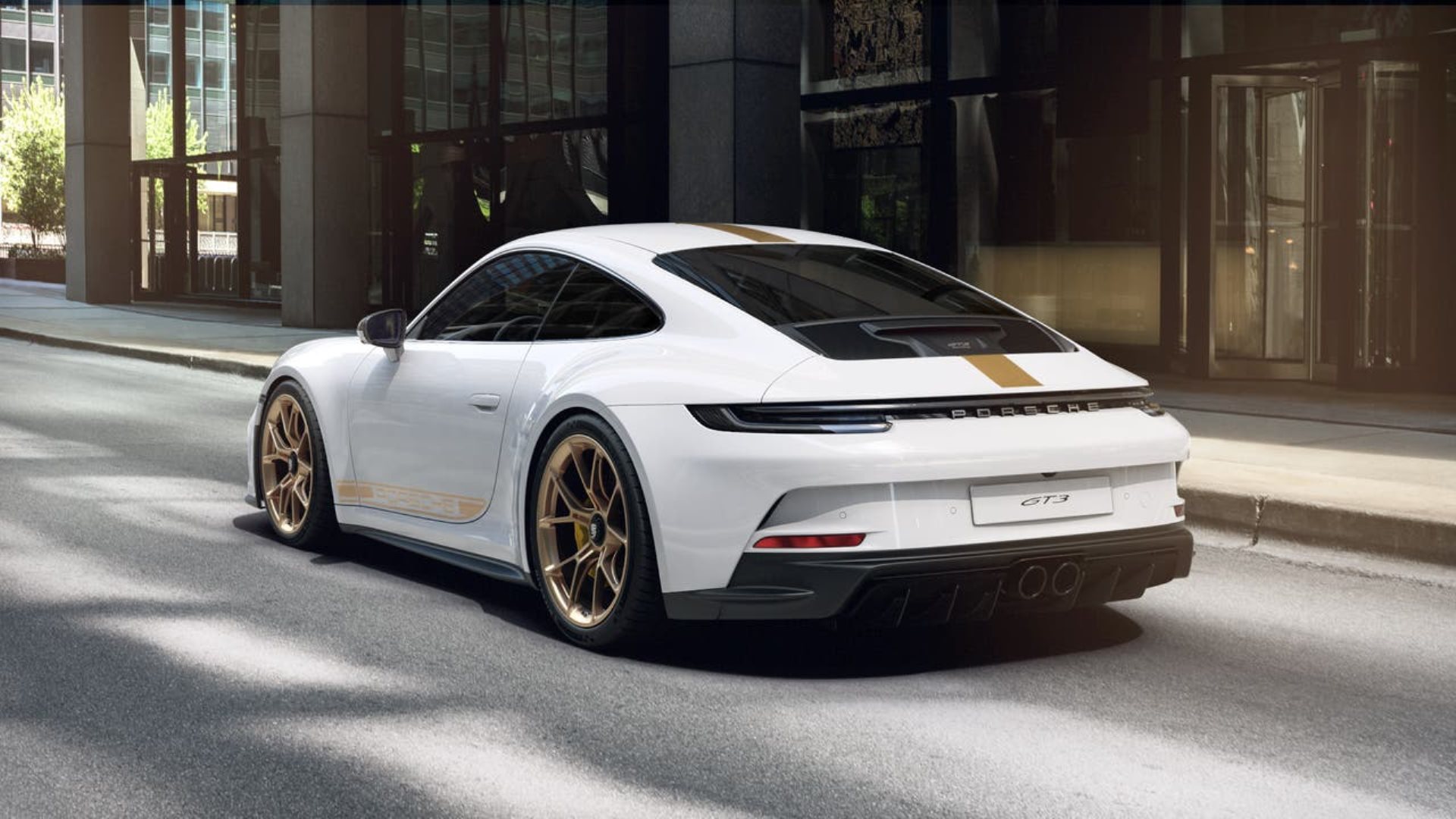 PORSCHE 911 GT3 mit Touring-Paket-image-2