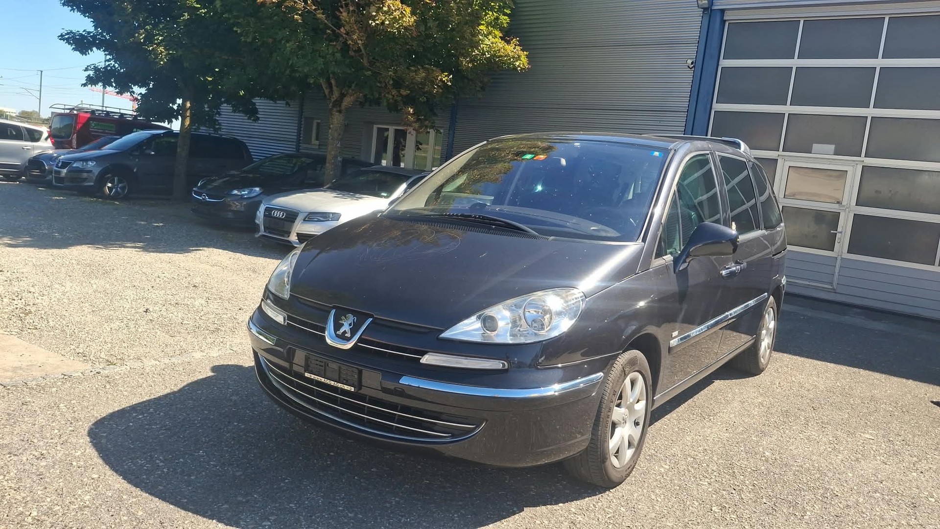 PEUGEOT 807 2.0 16V HDi Style-image-11