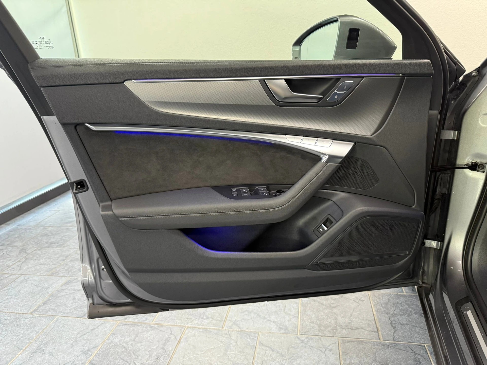 AUDI A6 Limousine 50 TDI Sport quattro tiptronic-image-12