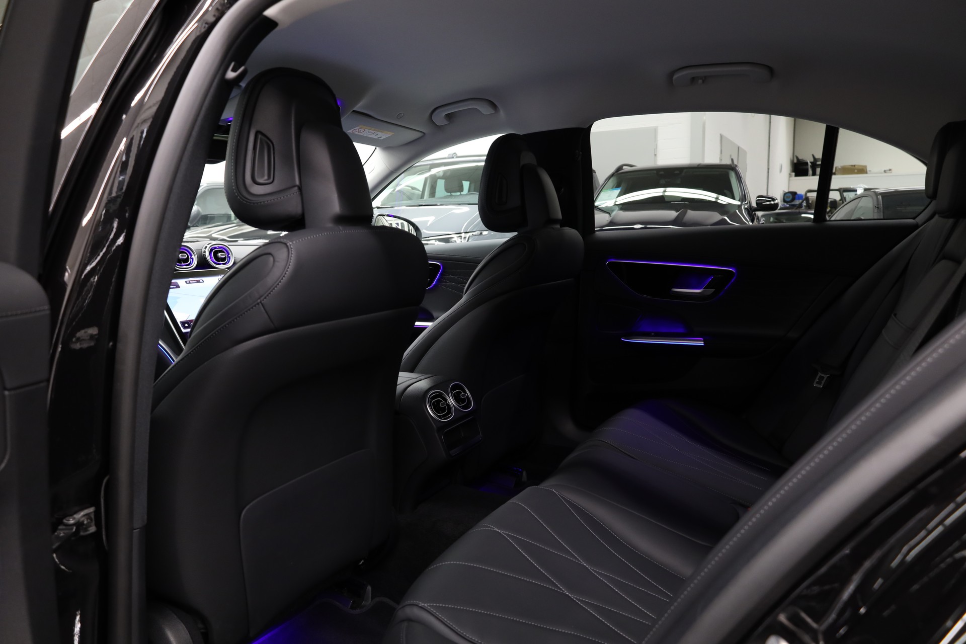 MERCEDES-BENZ C 200 AMG Line 4matic-image-24