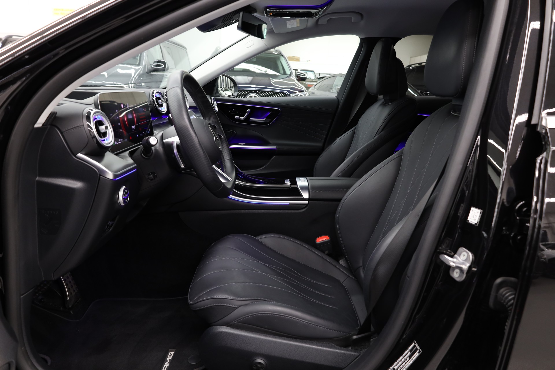 MERCEDES-BENZ C 200 AMG Line 4matic-image-14