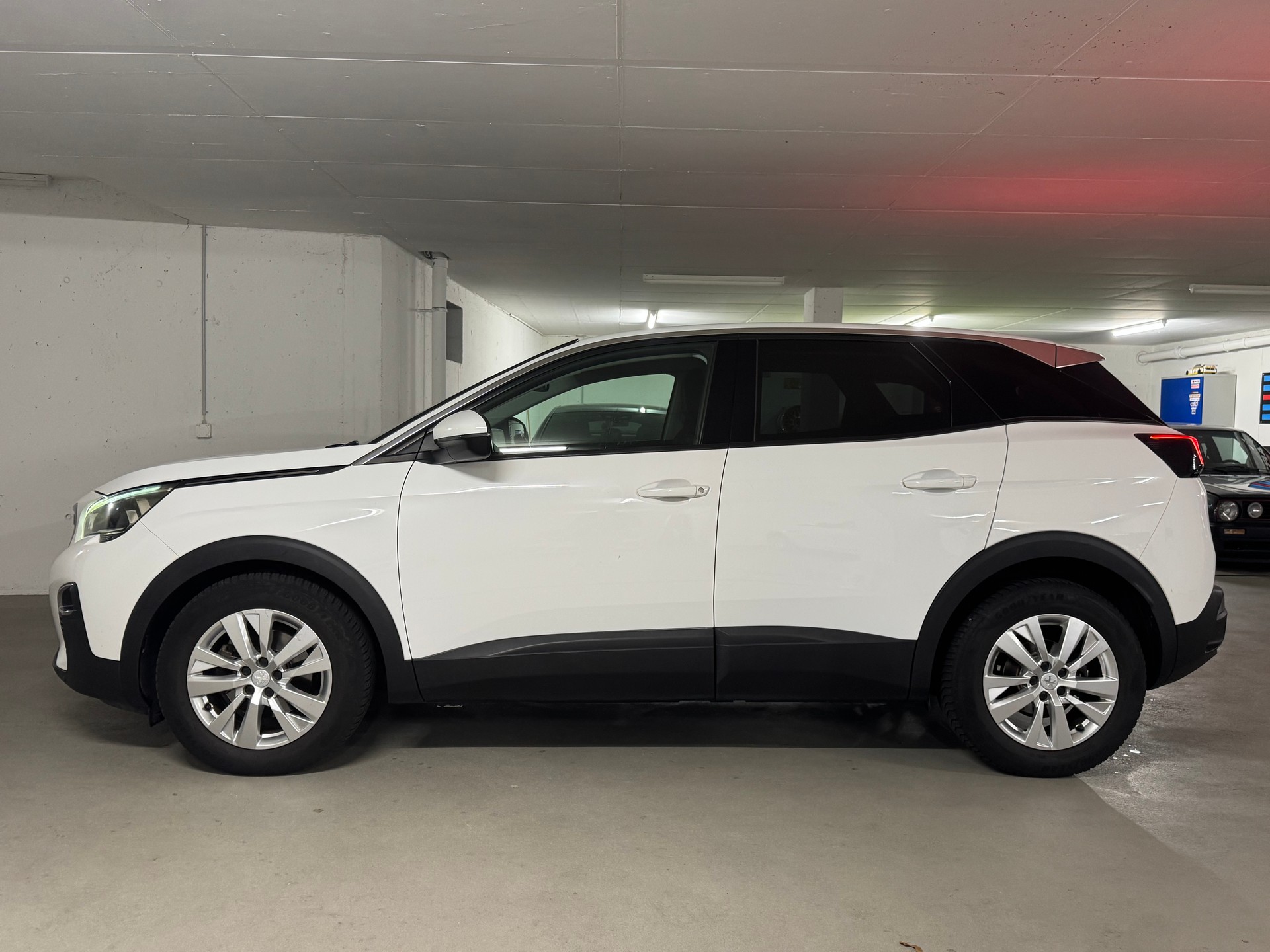 PEUGEOT 3008 1.6 BlueHDi Active EAT-image-3