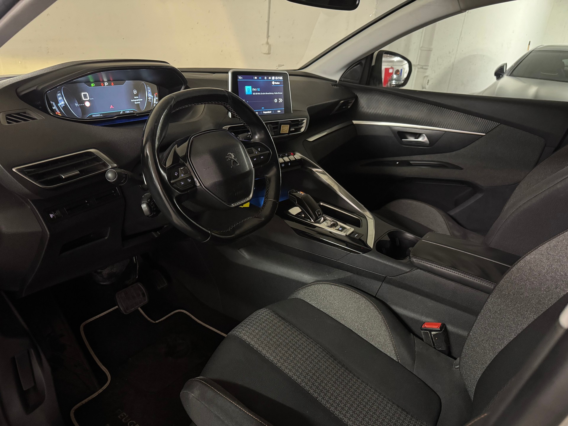 PEUGEOT 3008 1.6 BlueHDi Active EAT-image-8