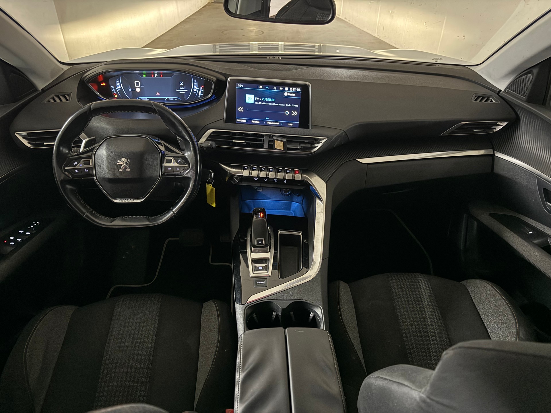 PEUGEOT 3008 1.6 BlueHDi Active EAT-image-11