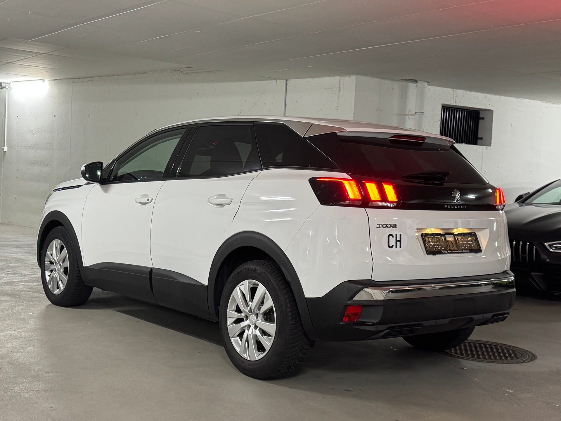PEUGEOT 3008 1.6 BlueHDi Active EAT-image-4