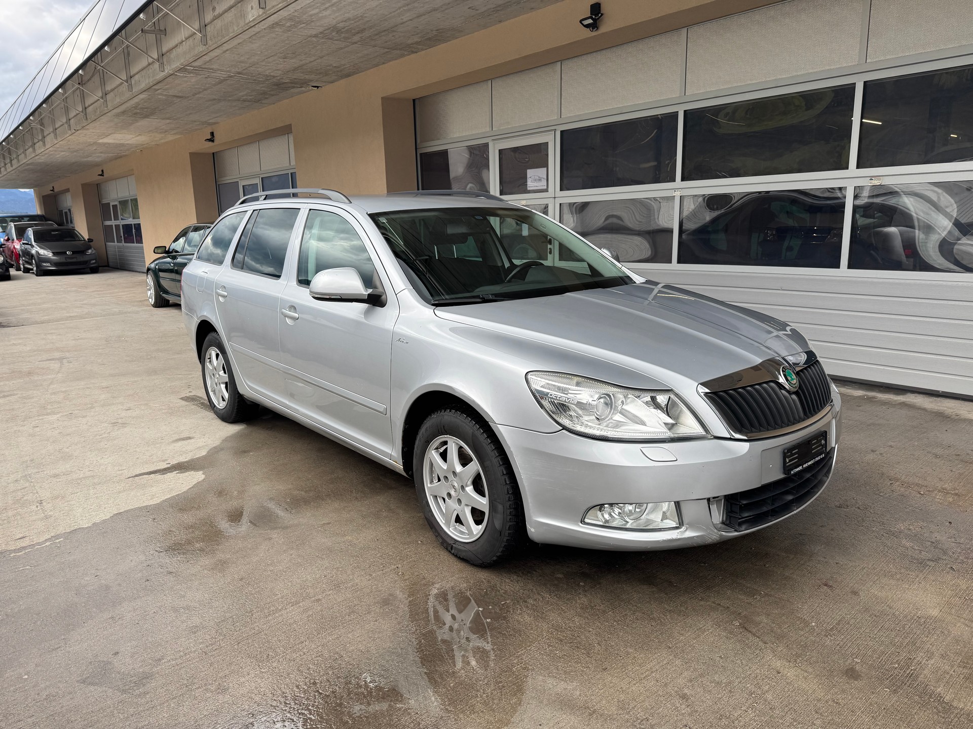 SKODA Octavia Combi 1.8 TSI Swiss Adventure 4x4-image-2