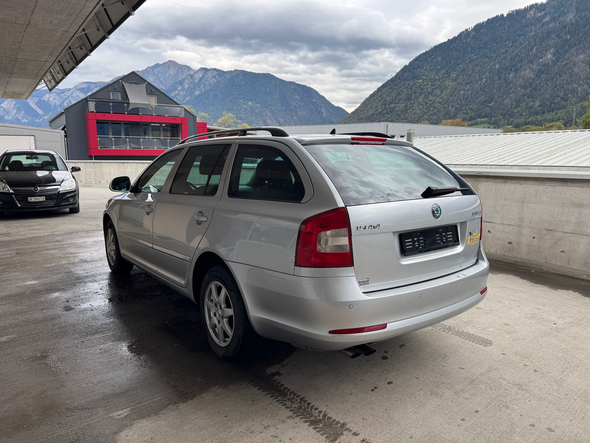 SKODA Octavia Combi 1.8 TSI Swiss Adventure 4x4-image-4