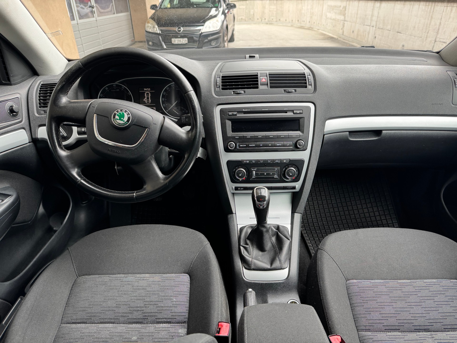 SKODA Octavia Combi 1.8 TSI Swiss Adventure 4x4-image-7