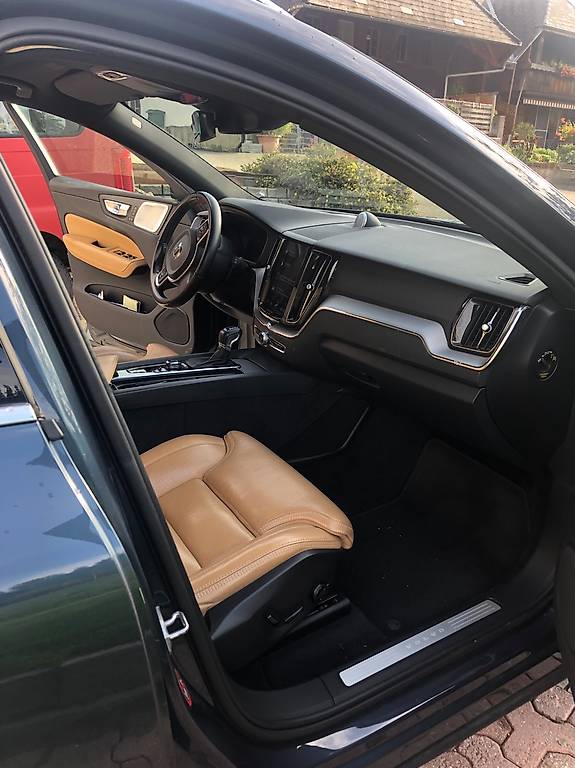 VOLVO XC60 T6 AWD Inscription Geartronic-image-2