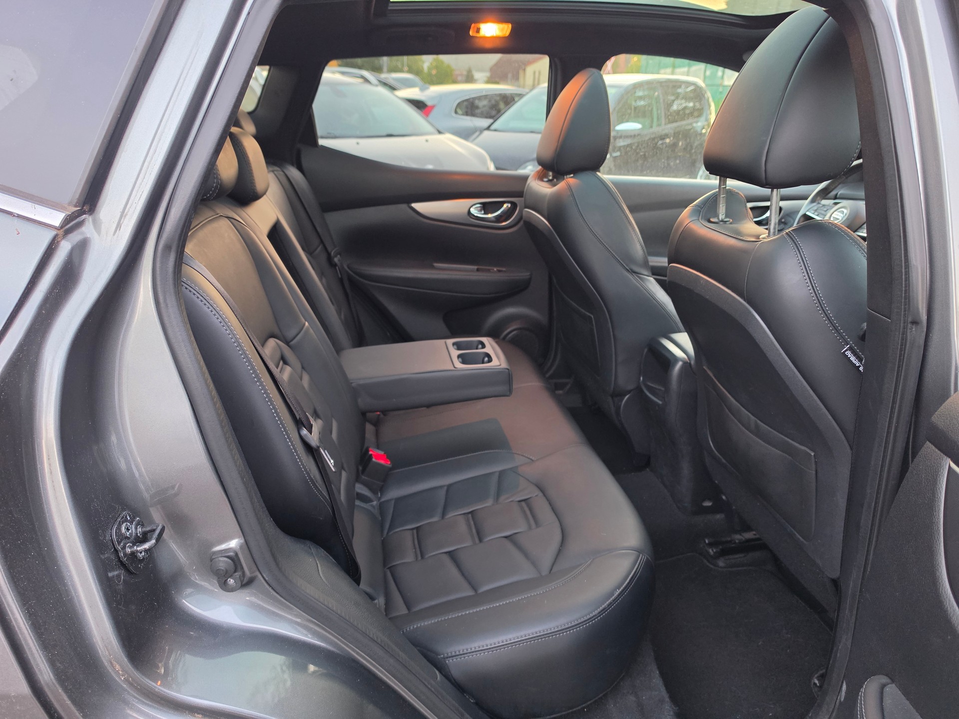 NISSAN Qashqai 1.6 dCi tekna+ Xtronic CVT-image-12