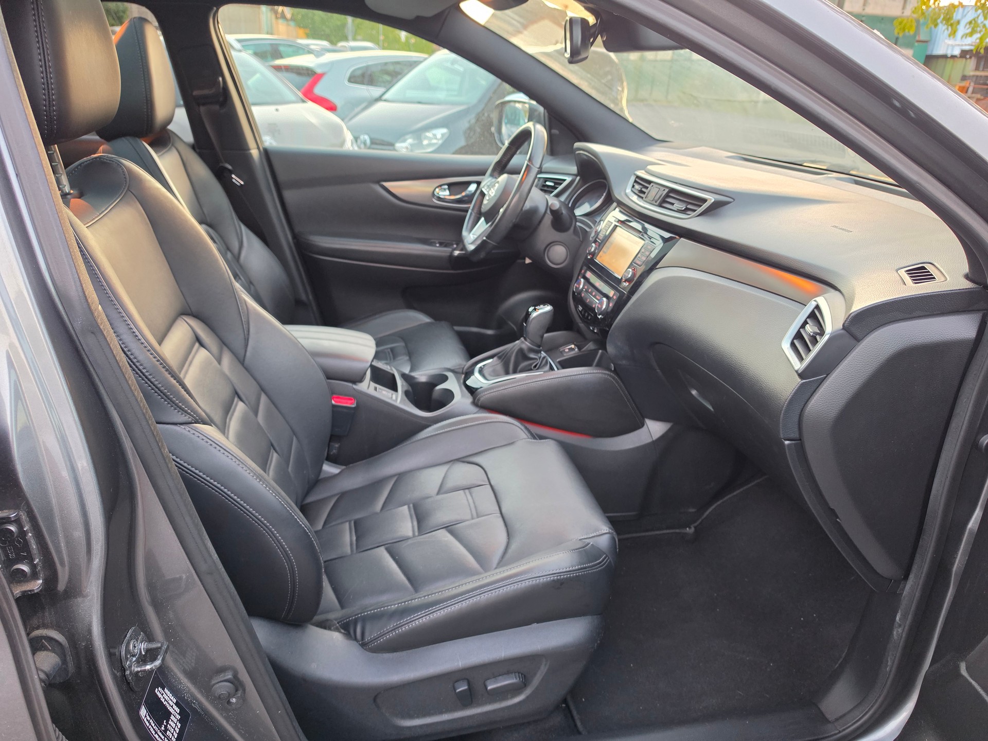 NISSAN Qashqai 1.6 dCi tekna+ Xtronic CVT-image-10
