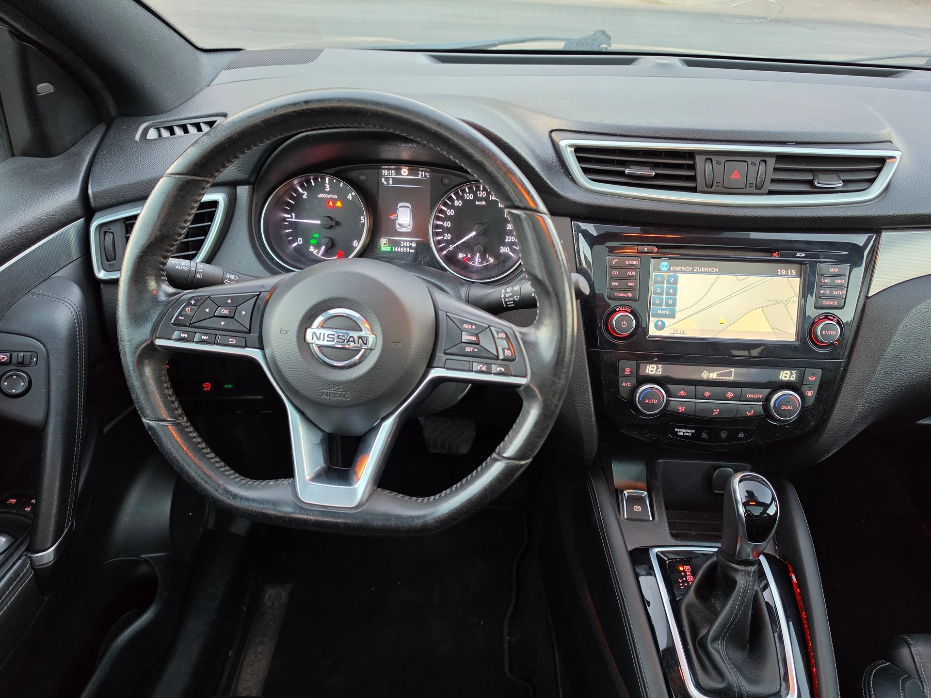 NISSAN Qashqai 1.6 dCi tekna+ Xtronic CVT-image-13
