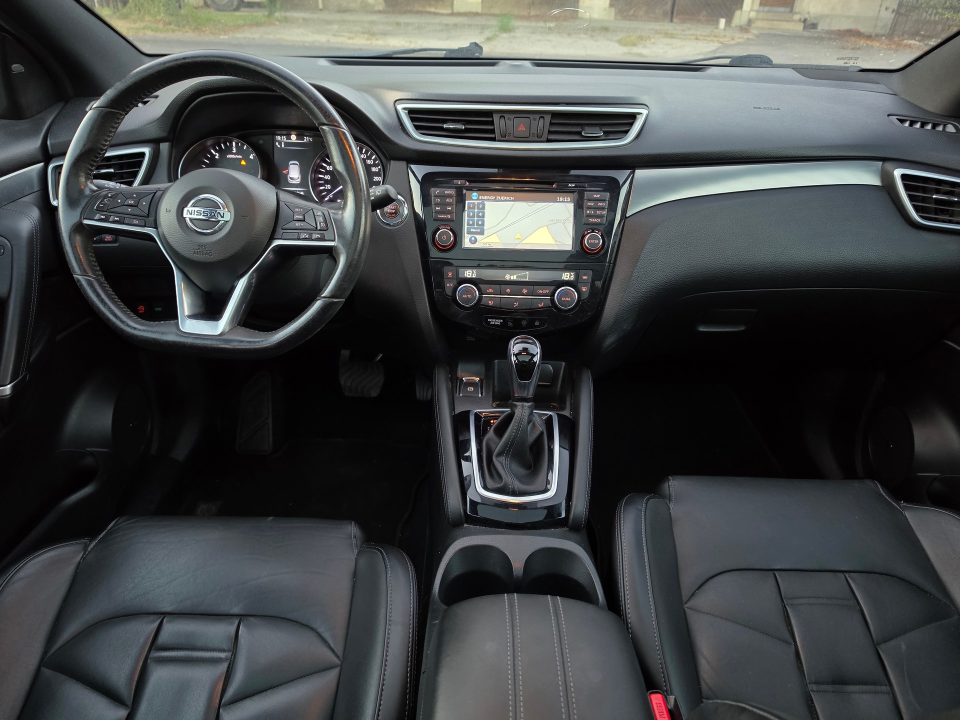 NISSAN Qashqai 1.6 dCi tekna+ Xtronic CVT-image-8