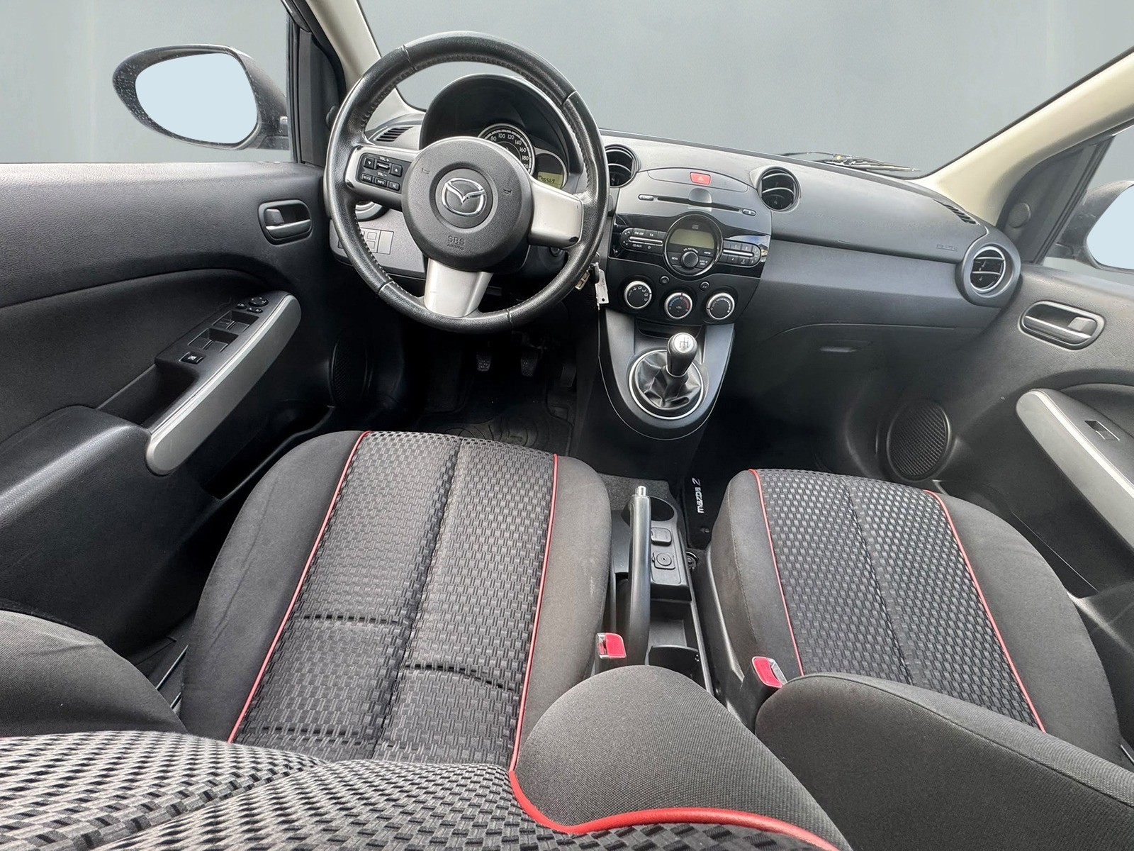 MAZDA 2 1.3i 16V Exclusive-image-8