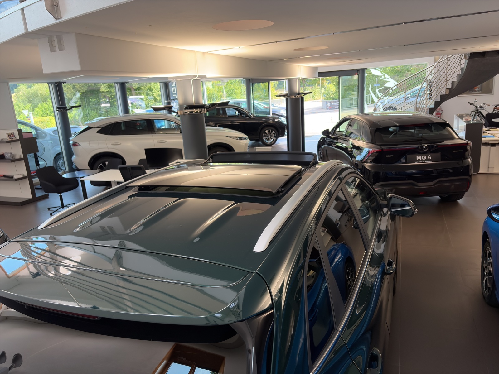 MG ZS 1.5 Hybrid+ Luxury-image-9