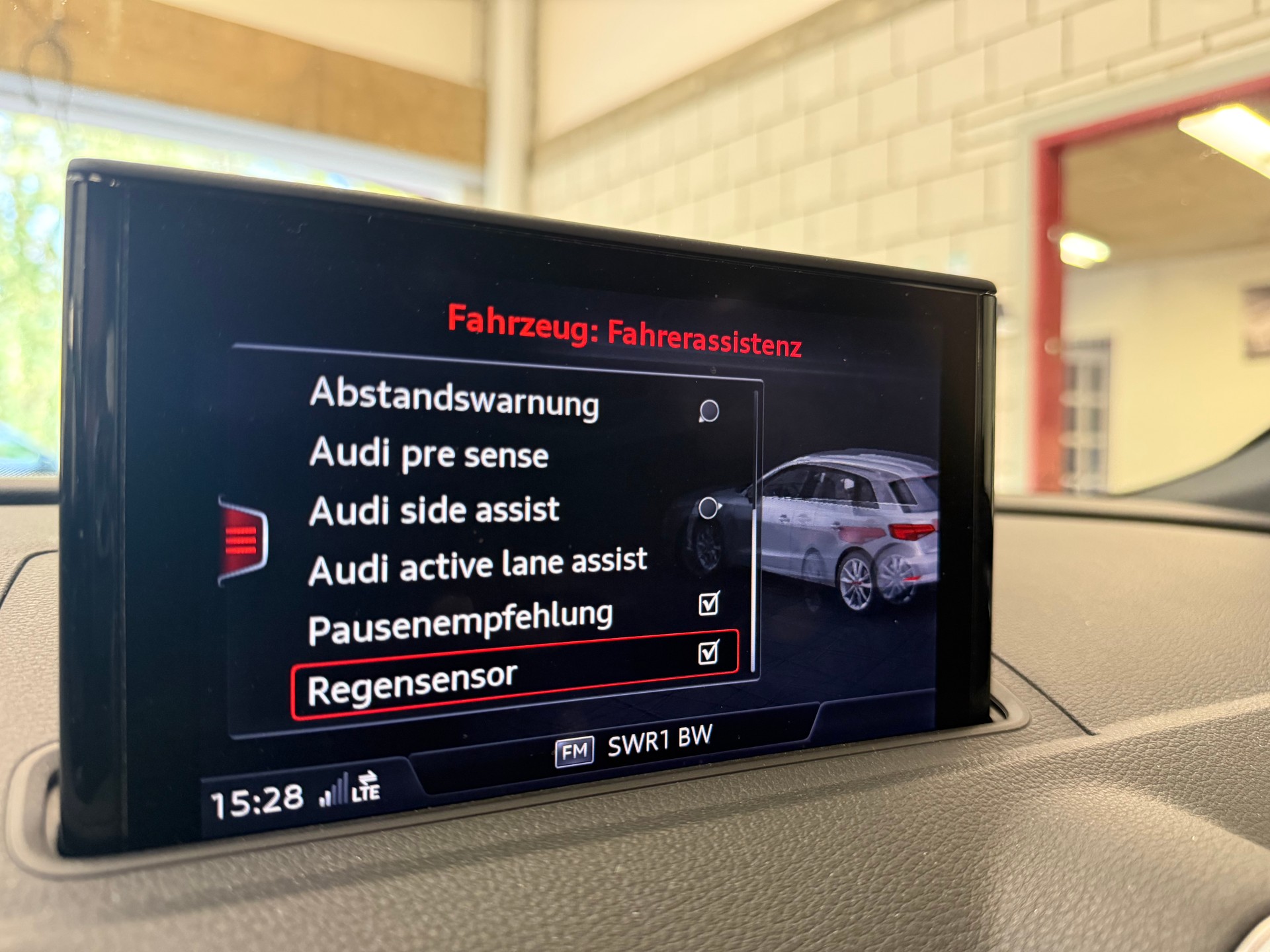 AUDI S3 Sportback 2.0 T FSI quattro S-Tronic-image-23